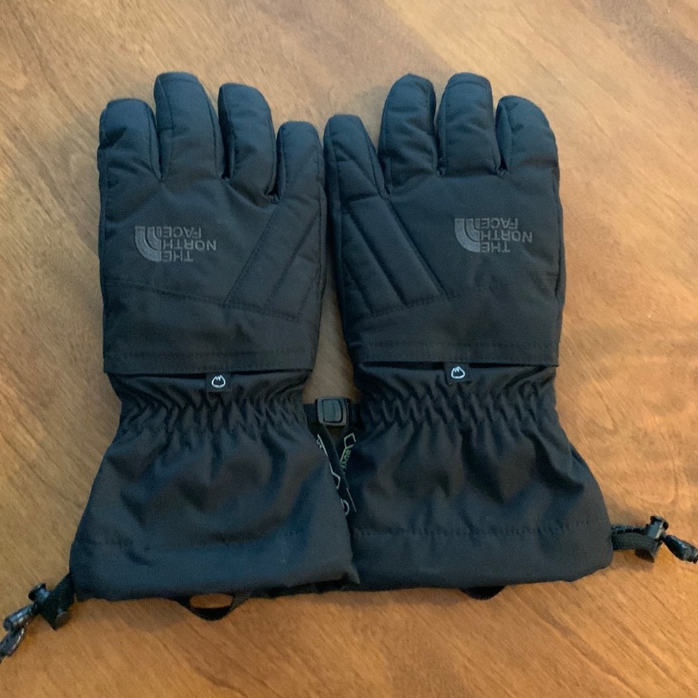 Boy’s North Face Winter Snow Gloves